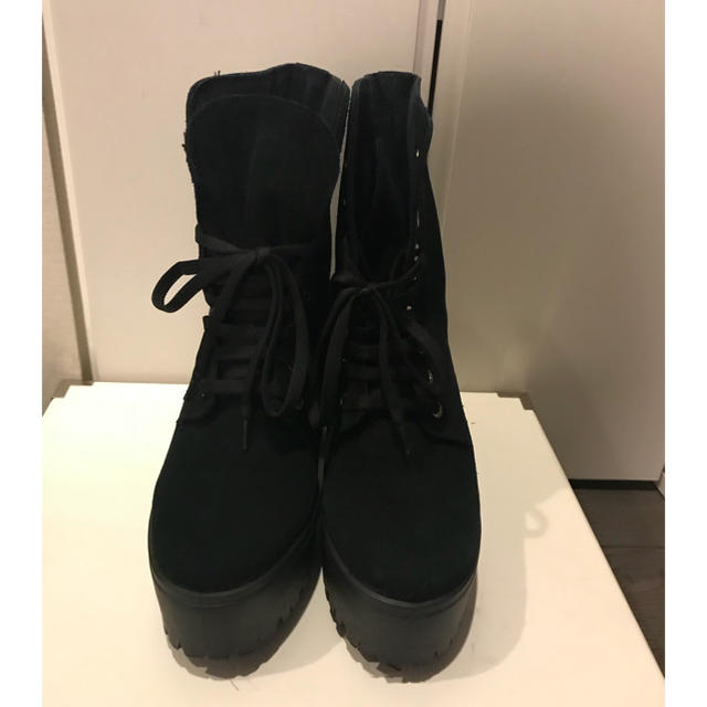 Steve Madden(スティーブマデン)のスティーブ マデン 厚底 ブーツ スエード 38.5 大きいサイズ レディースの靴/シューズ(ブーツ)の商品写真