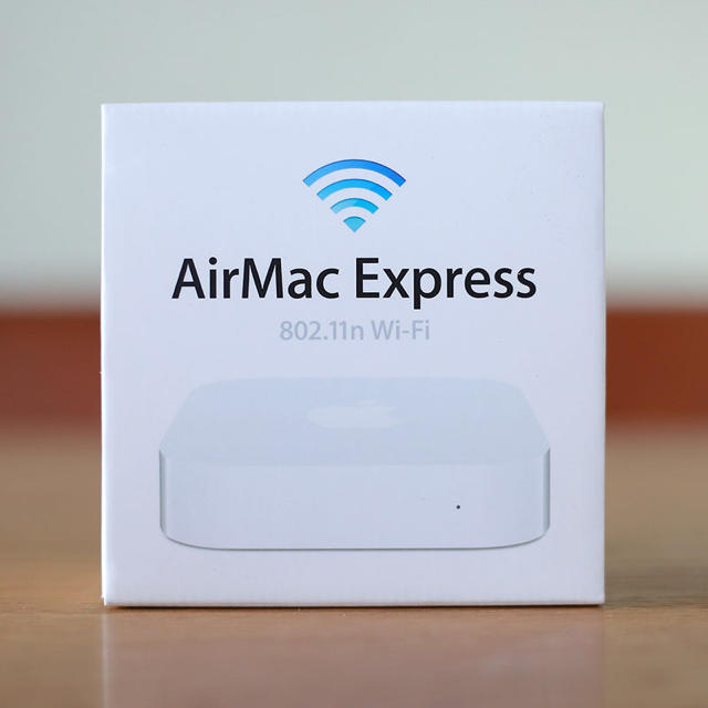 Apple(アップル)の【 美品☆ AirMac Express 】 スマホ/家電/カメラのPC/タブレット(PC周辺機器)の商品写真