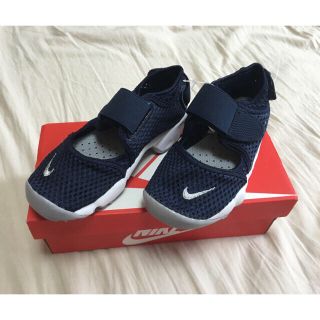 ナイキ(NIKE)の値下げ  新品未使用  ナイキ【NIKE】 リフト  18cm  ネイビー(スニーカー)