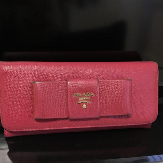 PRADA(プラダ)のPRADA プラダ サフィアーノSAFFIANO リボン 長財布 ピンク メンズのファッション小物(長財布)の商品写真