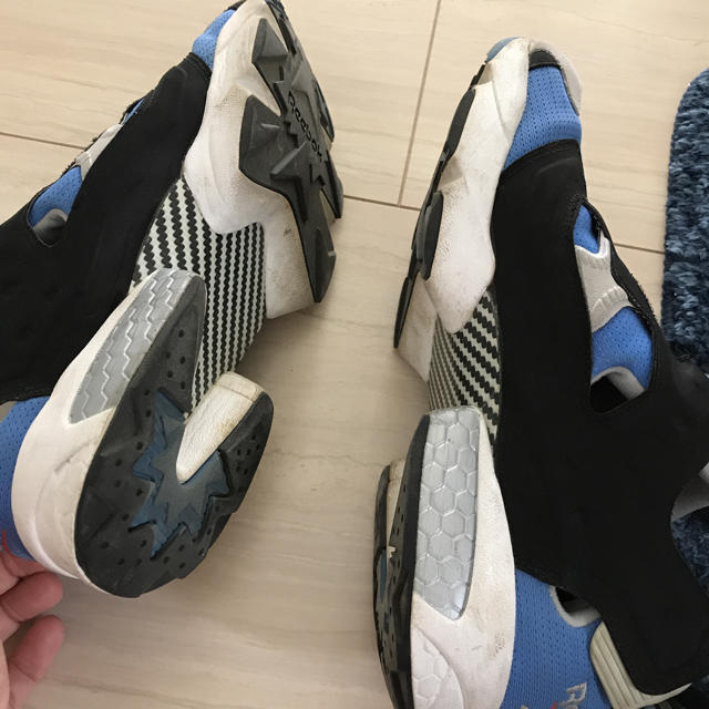 Reebok(リーボック)のポンプフューリー  blue/black  水色  リーボック 復刻版 メンズの靴/シューズ(スニーカー)の商品写真