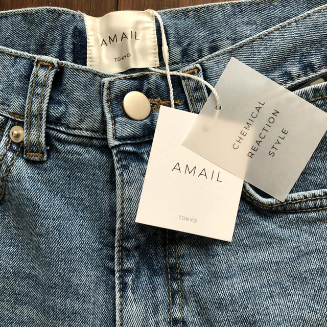 Ameri VINTAGE(アメリヴィンテージ)のAMAIL  CUT OFF WASH DENIM 新品 レディースのパンツ(デニム/ジーンズ)の商品写真