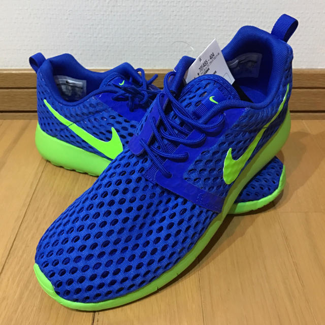 NIKE(ナイキ)の詩29様専用nikeROSHEoneFLIGHT WEIGHT(gs)24cm レディースの靴/シューズ(スニーカー)の商品写真