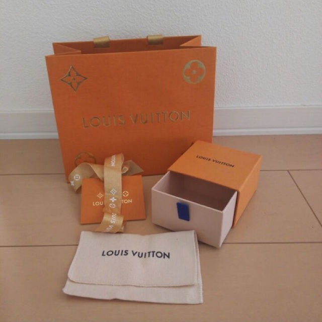 LOUIS VUITTON - ルイヴィトン ギフトボックスの通販 by chiiy's shop｜ルイヴィトンならラクマ