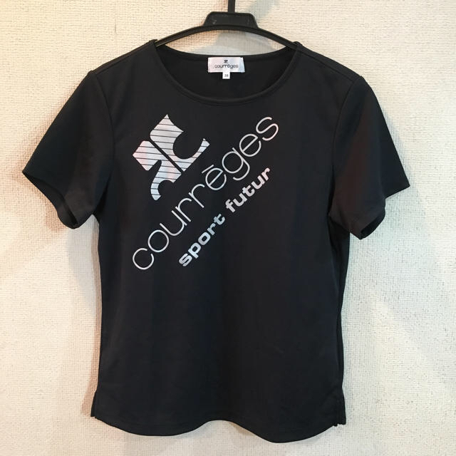 Courreges(クレージュ)のクレージュ レディーステニスシャツ黒 38(Mサイズ) スポーツ/アウトドアのテニス(ウェア)の商品写真