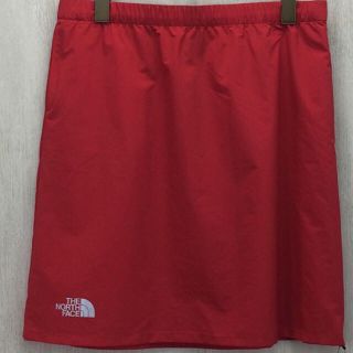 ザノースフェイス(THE NORTH FACE)のノースフェイス スカート M レッド(ひざ丈スカート)