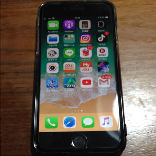 アイフォーン(iPhone)のiPhone7au128GB(携帯電話本体)