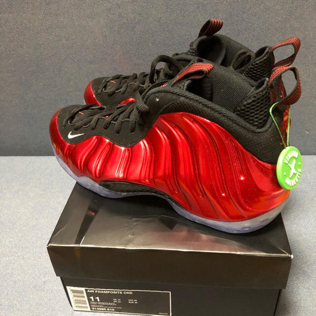 NIKE(ナイキ)のAIR FOAMPOSITE ONE メタリックレッド 2017 サイズ29.0 メンズの靴/シューズ(スニーカー)の商品写真