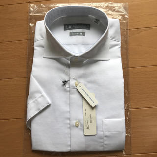 スーツカンパニー(THE SUIT COMPANY)のスーツカンパニーコットンリネン半袖ドレスシャツ新品サイズL(41）カッタウェイ白(シャツ)