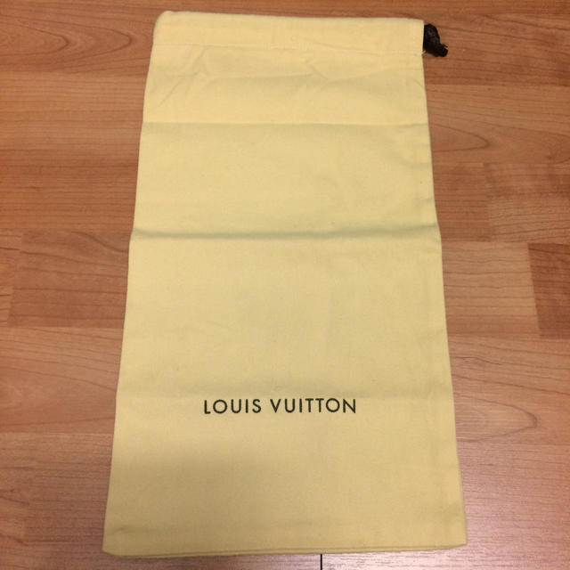 LOUIS VUITTON(ルイヴィトン)のルイヴィトン  巾着 袋 レディースのバッグ(ショップ袋)の商品写真