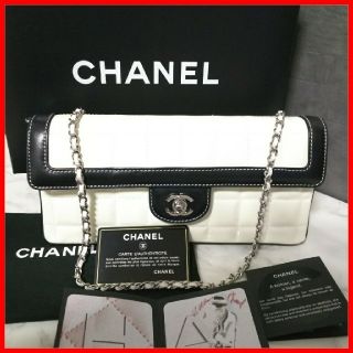 シャネル(CHANEL)の♡美品♡ シャネル バイカラー チョコバー パテントショルダーバッグ 白×黒(ショルダーバッグ)