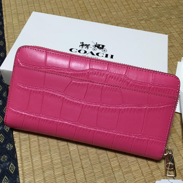 COACH(コーチ)のcoach コーチ クロコ 型押し ピンク 長財布 レディースのファッション小物(財布)の商品写真