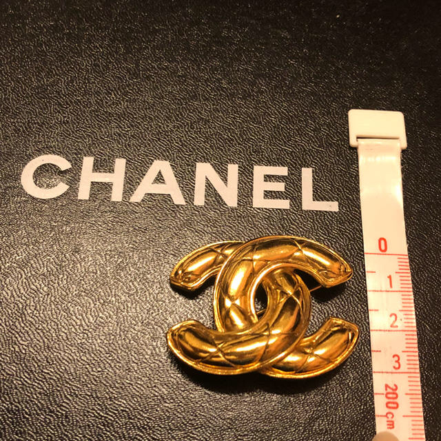 CHANEL(シャネル)のCHANEL シャネル ヴィンテージ ブローチ マトラッセ レディースのアクセサリー(ブローチ/コサージュ)の商品写真