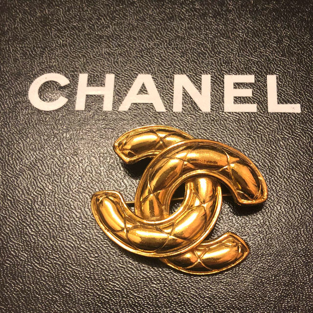 CHANEL(シャネル)のCHANEL シャネル ヴィンテージ ブローチ マトラッセ レディースのアクセサリー(ブローチ/コサージュ)の商品写真