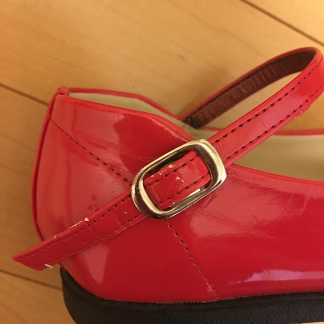 【値下げ】フォーマルシューズ 赤 キッズ/ベビー/マタニティのキッズ靴/シューズ(15cm~)(フォーマルシューズ)の商品写真