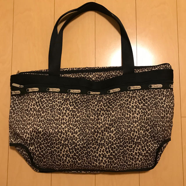 LeSportsac(レスポートサック)のレスポートサック ボストンバッグ 旅行 レスポ ヒョウ柄 レディースのバッグ(ボストンバッグ)の商品写真