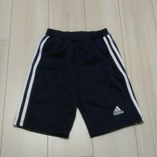 アディダス(adidas)の値下げ中【新品・タグ付き】アディダス　ハーフパンツ　120 前ポケット２つ　紺色(パンツ/スパッツ)