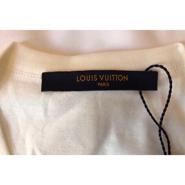 LOUIS VUITTON(ルイヴィトン)のルイ・ヴィトン ハンドLVラージモチーフ 白 ショートスリーブTシャツ メンズのトップス(Tシャツ/カットソー(半袖/袖なし))の商品写真