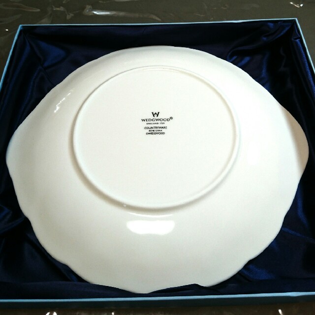 WEDGWOOD(ウェッジウッド)の【新品】ウェッジウッドお皿 インテリア/住まい/日用品のキッチン/食器(食器)の商品写真