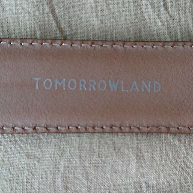 TOMORROWLAND(トゥモローランド)のTOMORROWLAND  本革  黒ベルト レディースのファッション小物(ベルト)の商品写真