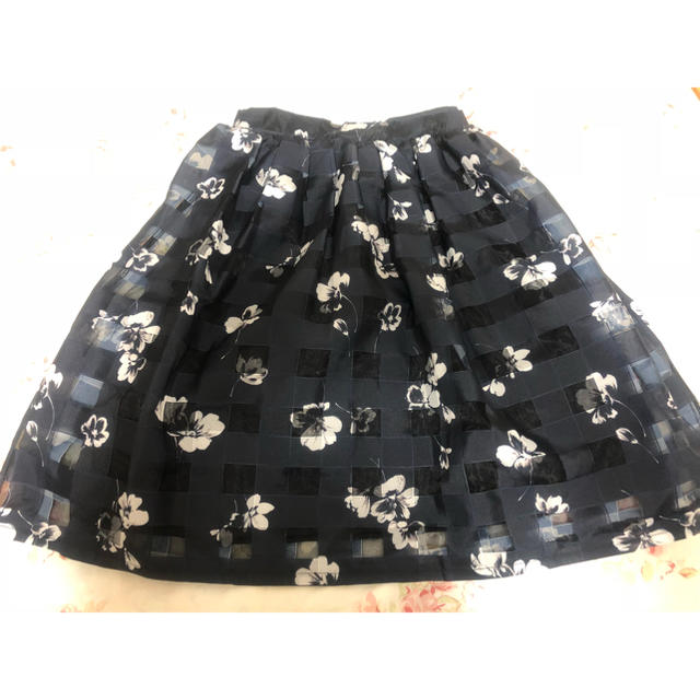 tocco(トッコ)のtocco 花柄スカート レディースのスカート(ひざ丈スカート)の商品写真