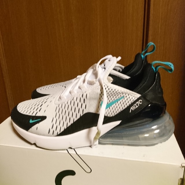 NIKE(ナイキ)の【25.5cm】NIKE AIRMAX 270  新品未使用 メンズの靴/シューズ(スニーカー)の商品写真