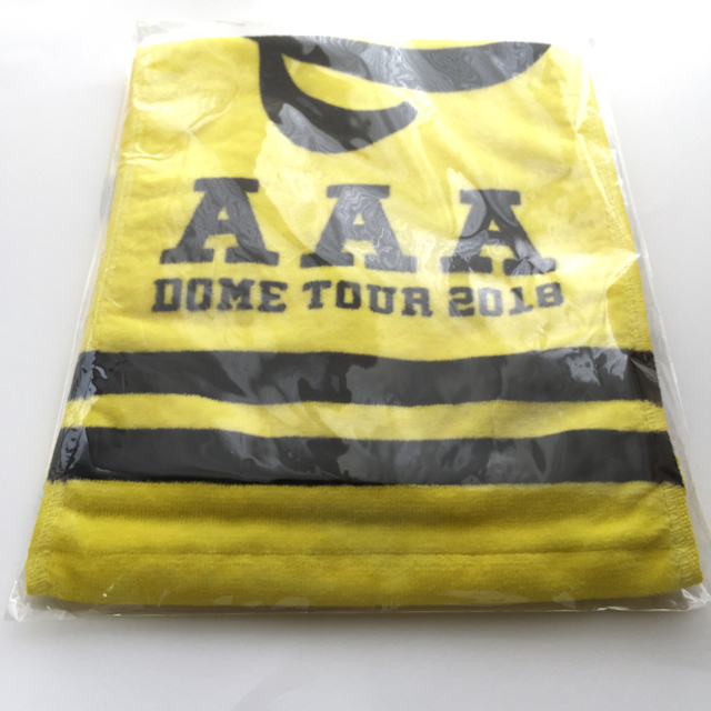 AAA(トリプルエー)のAAAマフラータオル 黄色 エンタメ/ホビーのタレントグッズ(アイドルグッズ)の商品写真