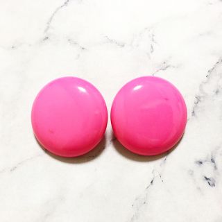 ロキエ(Lochie)のVintage ＊ shocking pink retropop earring(イヤリング)