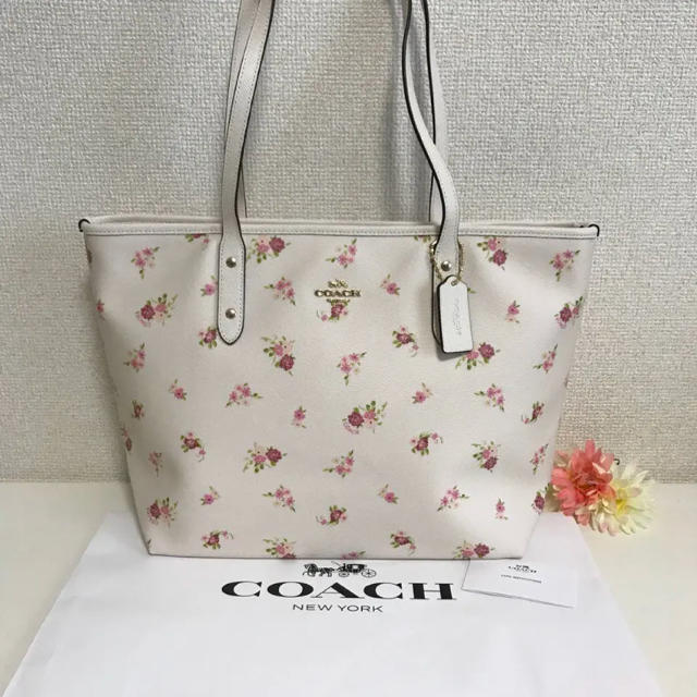 18年最新作！！【新品】COACH コーチ★トートバッグ ホワイト 花柄ファスナー式＊内側