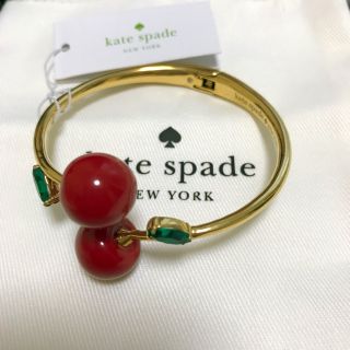 ケイトスペードニューヨーク(kate spade new york)の【新品】ケイトスペード♠︎さくらんぼ チェリー バングル/ブレスレット(ブレスレット/バングル)