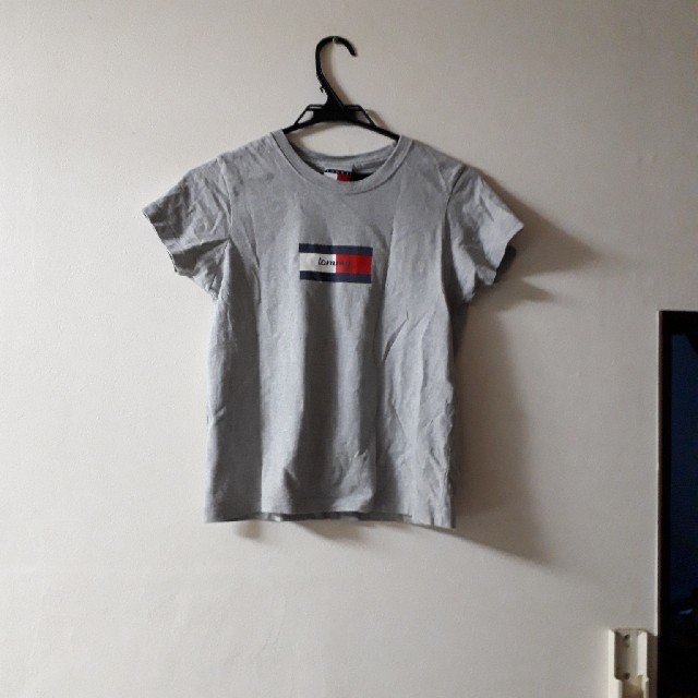 TOMMY(トミー)のTOMMY Tシャツ レディースのトップス(Tシャツ(半袖/袖なし))の商品写真