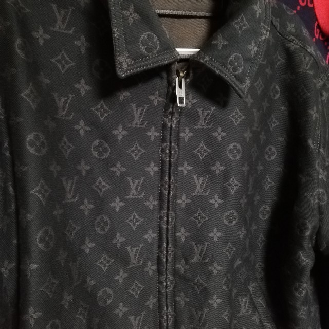 LOUIS VUITTON(ルイヴィトン)の国内正規品 ルイヴィトン モノグラム柄 ブルゾン ジャケット Supreme  メンズのジャケット/アウター(ブルゾン)の商品写真