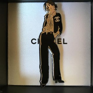 シャネル(CHANEL)のシャネルマドマゼルピンブローチ美品です(ブローチ/コサージュ)