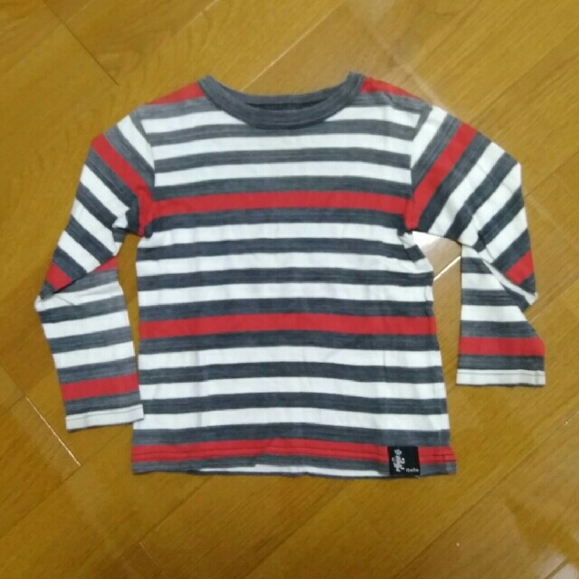 BeBe(ベベ)のBeBe キッズ Tシャツ 長袖 110 キッズ/ベビー/マタニティのキッズ服男の子用(90cm~)(Tシャツ/カットソー)の商品写真