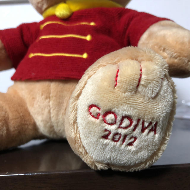 2012年 GODIVA くま ぬいぐるみ エンタメ/ホビーのおもちゃ/ぬいぐるみ(ぬいぐるみ)の商品写真