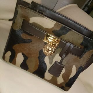 マイケルコース(Michael Kors)の迷彩バッグ ハミルトン(ショルダーバッグ)