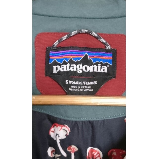 patagonia(パタゴニア)の★Yuko様専用★patagonia パタゴニア ビビー フーデッド ベスト  レディースのジャケット/アウター(ダウンベスト)の商品写真