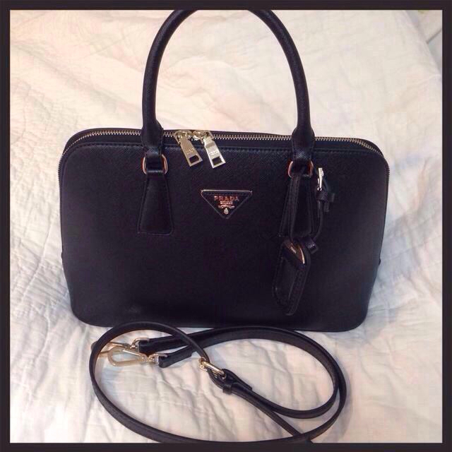 正規代理店 PRADA - PRADA♡黒サフィアーノ ショルダーバッグ