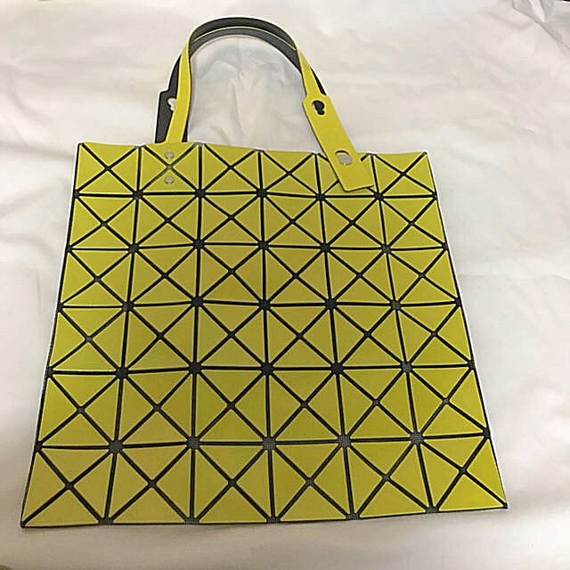 ISSEY MIYAKE(イッセイミヤケ)の【新品同様】イッセイミヤケ バオバオ 2017年購入品 レディースのバッグ(トートバッグ)の商品写真