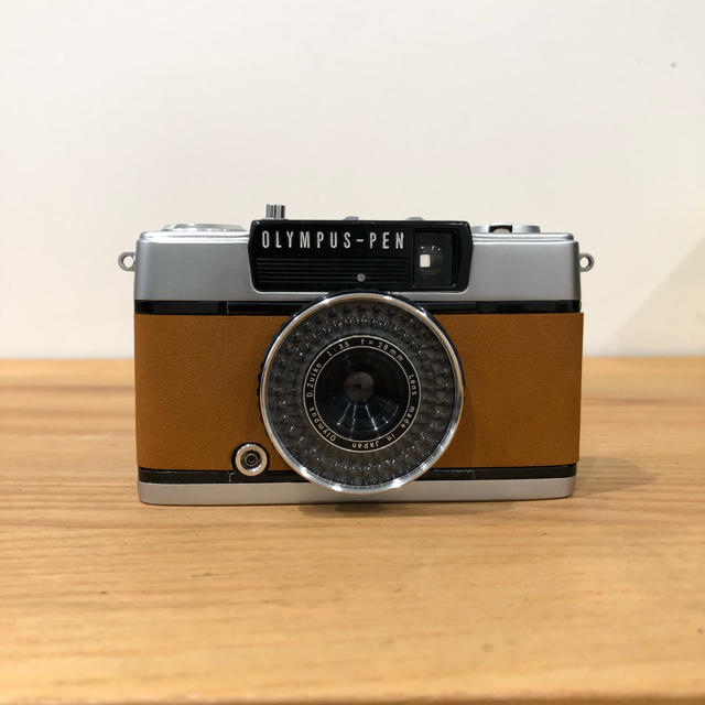 OLYMPUS(オリンパス)の【整備済・完動品】 OLYMPUS PEN EE-3 ブラウン スマホ/家電/カメラのカメラ(フィルムカメラ)の商品写真