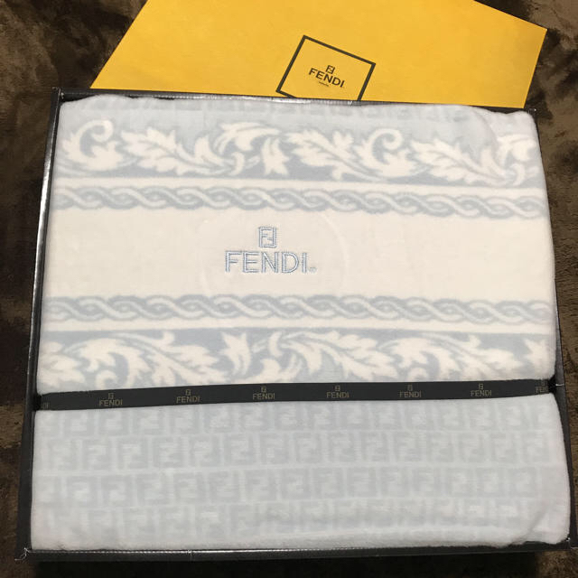 FENDI(フェンディ)のFENDI 綿毛布 インテリア/住まい/日用品の寝具(毛布)の商品写真