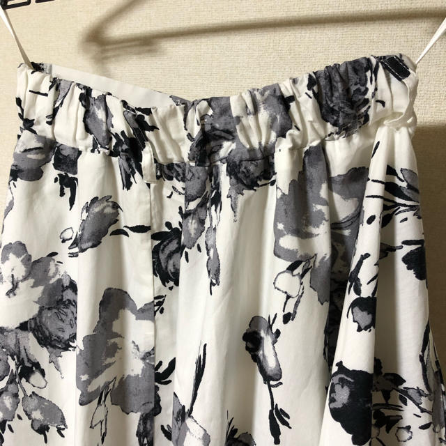 しまむら(シマムラ)の《SALE‼️》ワンコイン♡花柄スカートLサイズ レディースのスカート(ひざ丈スカート)の商品写真