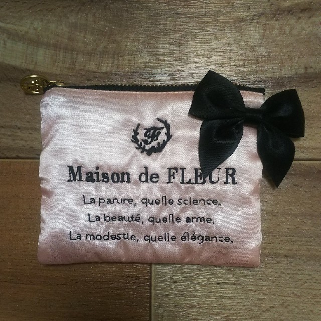 Maison de FLEUR(メゾンドフルール)のティッシュケース付きポーチ レディースのファッション小物(ポーチ)の商品写真