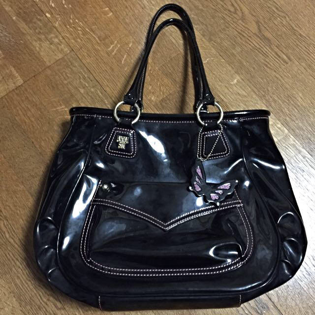 ANNA SUI(アナスイ)のアナスイANNA SUI エナメルバッグ レディースのバッグ(ショルダーバッグ)の商品写真