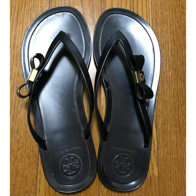 Tory Burch(トリーバーチ)の【TORY BERCH】【トリーバーチ】ビーチサンダル 黒 レディース レディースの靴/シューズ(サンダル)の商品写真