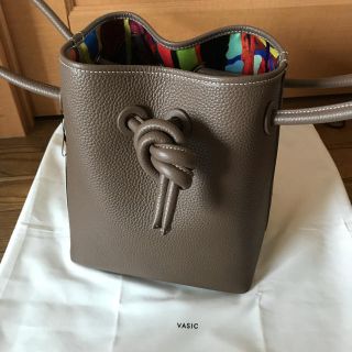 ブリヤンテス・レッド ヤンチェオンテンバールVASIC | ochge.org