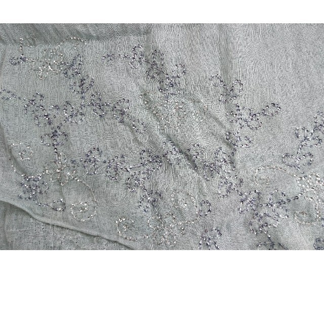 ラクノウ刺繍スクエアショール (2カラー) B23S503