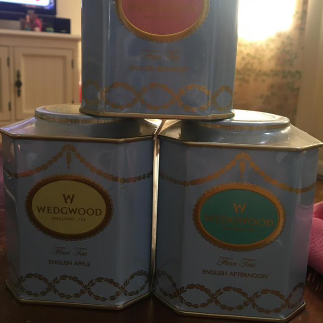 WEDGWOOD(ウェッジウッド)のウエッジウッド缶入り紅茶 ゆうさん専用 食品/飲料/酒の飲料(茶)の商品写真