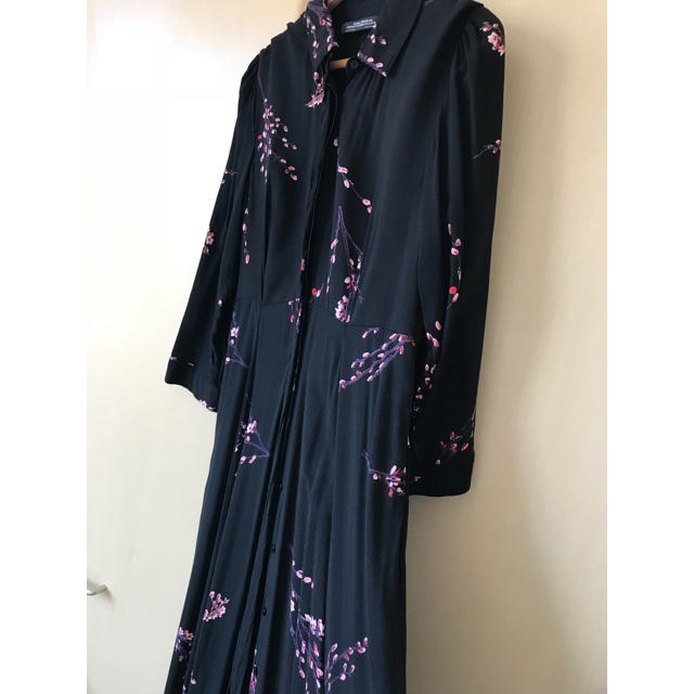 ZARA(ザラ)のZARA ザラ 花柄プリントロングワンピース シャツワンピースXS 美品 レディースのワンピース(ロングワンピース/マキシワンピース)の商品写真