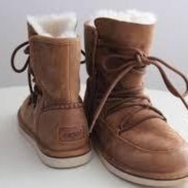 UGG - UGG アグ 美品 ロッジ ムートンレースアップブーツ 田丸 UGG - UGG アグ 美品 ロッジ ムートンレースアップブーツ 田丸
